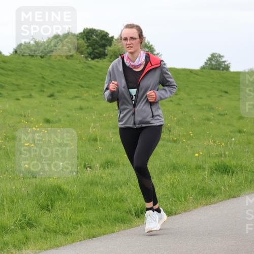 04.05.2025 - 8. Wedeler Halbmarathon Lena Gebhardt http://msf.ph/oto/7842144 04.05.2025 12:04:06 Laufen  meine-sportfotos.de