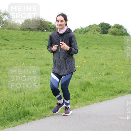 04.05.2025 - 8. Wedeler Halbmarathon Lena Gebhardt http://msf.ph/oto/7842159 04.05.2025 12:04:18 Laufen  meine-sportfotos.de