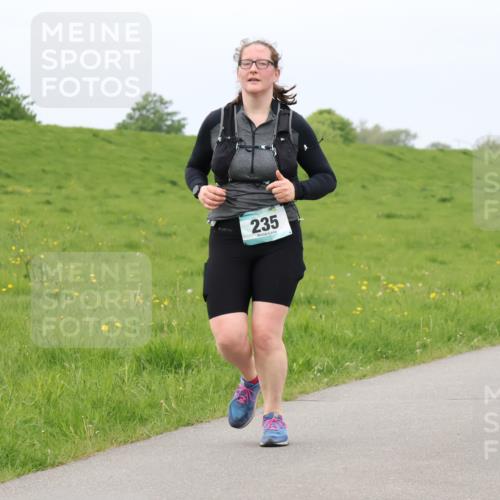 04.05.2025 - 8. Wedeler Halbmarathon Lena Gebhardt http://msf.ph/oto/7842167 04.05.2025 12:04:22 Laufen 235 meine-sportfotos.de