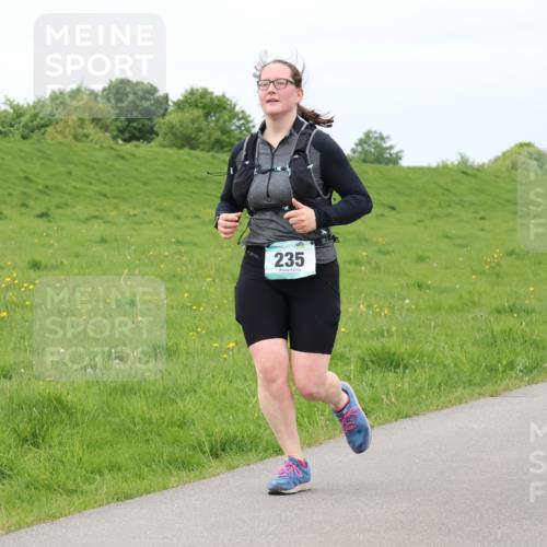04.05.2025 - 8. Wedeler Halbmarathon Lena Gebhardt http://msf.ph/oto/7842169 04.05.2025 12:04:23 Laufen 235 meine-sportfotos.de