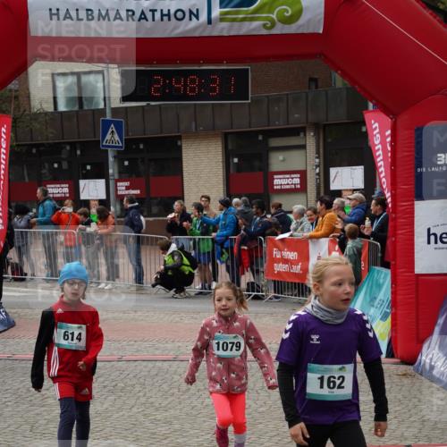04.05.2025 - 8. Wedeler Halbmarathon Felixshl http://msf.ph/oto/7842252 04.05.2025 12:48:29 Ziel 162, 257, 614, 990, 1064, 1079, 1178 meine-sportfotos.de