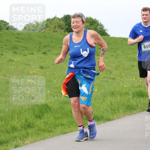 04.05.2025 - 8. Wedeler Halbmarathon Lena Gebhardt http://msf.ph/oto/7842275 04.05.2025 12:07:11 Laufen 658 meine-sportfotos.de