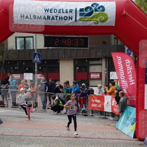 04.05.2025 - 8. Wedeler Halbmarathon Felixshl http://msf.ph/oto/7842285 04.05.2025 12:48:35 Ziel 32, 621, 1185 meine-sportfotos.de