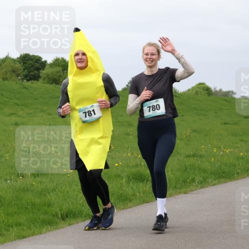 04.05.2025 - 8. Wedeler Halbmarathon Lena Gebhardt http://msf.ph/oto/7842294 04.05.2025 12:07:20 Laufen 781, 780, 282 meine-sportfotos.de