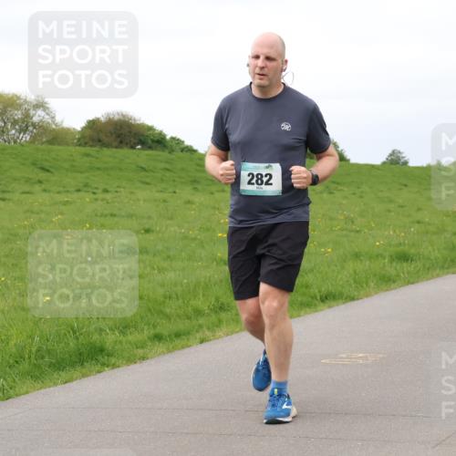 04.05.2025 - 8. Wedeler Halbmarathon Lena Gebhardt http://msf.ph/oto/7842306 04.05.2025 12:07:24 Laufen 282 meine-sportfotos.de