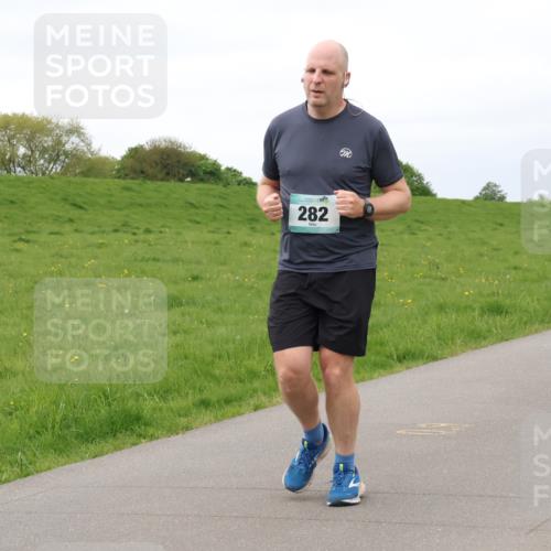 04.05.2025 - 8. Wedeler Halbmarathon Lena Gebhardt http://msf.ph/oto/7842307 04.05.2025 12:07:24 Laufen 282, 68 meine-sportfotos.de