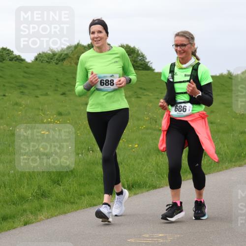 04.05.2025 - 8. Wedeler Halbmarathon Lena Gebhardt http://msf.ph/oto/7842316 04.05.2025 12:07:28 Laufen 688, 686 meine-sportfotos.de