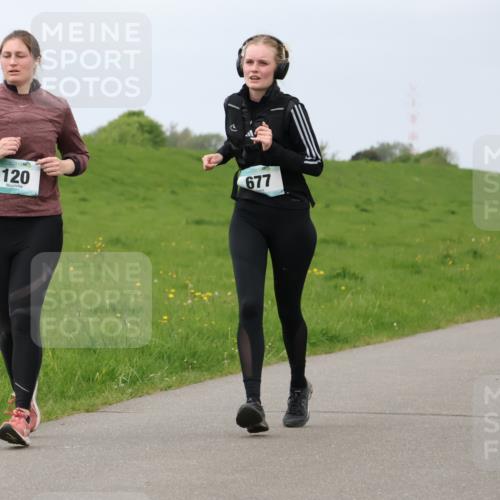 04.05.2025 - 8. Wedeler Halbmarathon Lena Gebhardt http://msf.ph/oto/7842324 04.05.2025 12:07:46 Laufen 120, 677 meine-sportfotos.de
