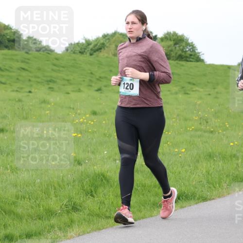 04.05.2025 - 8. Wedeler Halbmarathon Lena Gebhardt http://msf.ph/oto/7842329 04.05.2025 12:07:48 Laufen 120, 677 meine-sportfotos.de