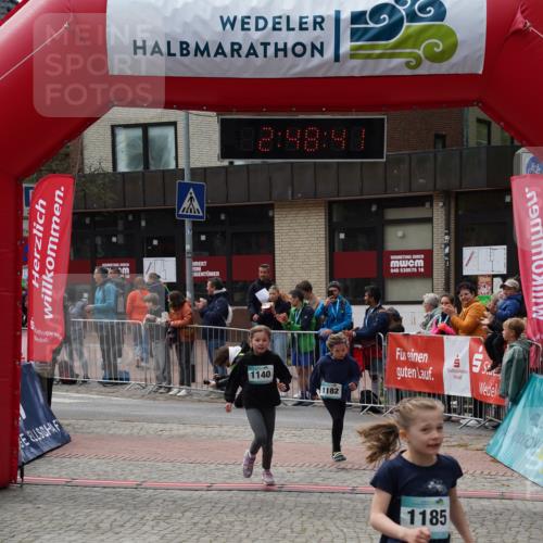 04.05.2025 - 8. Wedeler Halbmarathon Felixshl http://msf.ph/oto/7842342 04.05.2025 12:48:39 Ziel 32, 621, 1140, 1182, 1185 meine-sportfotos.de