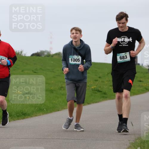 04.05.2025 - 8. Wedeler Halbmarathon Lena Gebhardt http://msf.ph/oto/7842346 04.05.2025 12:09:05 Laufen 1005, 683 meine-sportfotos.de