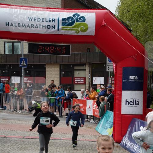 04.05.2025 - 8. Wedeler Halbmarathon Felixshl http://msf.ph/oto/7842351 04.05.2025 12:48:40 Ziel 32, 621, 1140, 1182, 1185 meine-sportfotos.de