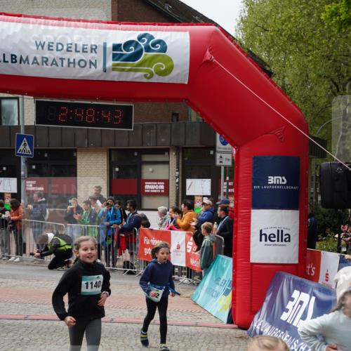04.05.2025 - 8. Wedeler Halbmarathon Felixshl http://msf.ph/oto/7842358 04.05.2025 12:48:41 Ziel 32, 621, 1140, 1182, 1185, 1190 meine-sportfotos.de