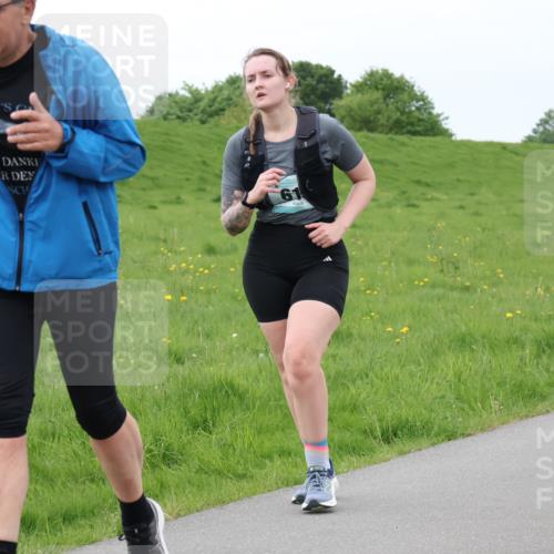 04.05.2025 - 8. Wedeler Halbmarathon Lena Gebhardt http://msf.ph/oto/7842373 04.05.2025 12:10:04 Laufen 61 meine-sportfotos.de