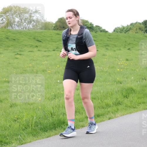 04.05.2025 - 8. Wedeler Halbmarathon Lena Gebhardt http://msf.ph/oto/7842374 04.05.2025 12:10:05 Laufen 61 meine-sportfotos.de