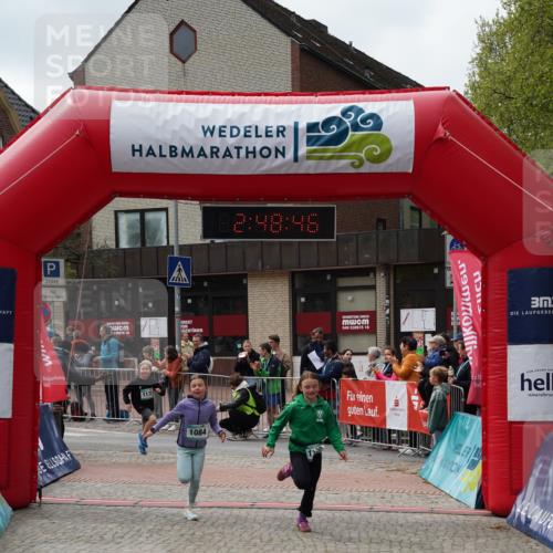 04.05.2025 - 8. Wedeler Halbmarathon Felixshl http://msf.ph/oto/7842379 04.05.2025 12:48:43 Ziel 32, 1140, 1172, 1182, 1185, 1190 meine-sportfotos.de