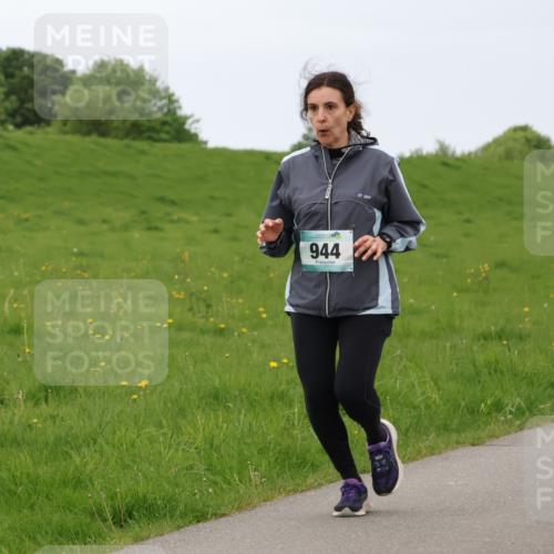 04.05.2025 - 8. Wedeler Halbmarathon Lena Gebhardt http://msf.ph/oto/7842395 04.05.2025 12:11:41 Laufen 944 meine-sportfotos.de