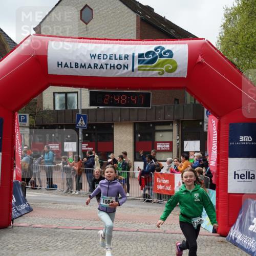04.05.2025 - 8. Wedeler Halbmarathon Felixshl http://msf.ph/oto/7842398 04.05.2025 12:48:44 Ziel 1140, 1172, 1182, 1190 meine-sportfotos.de