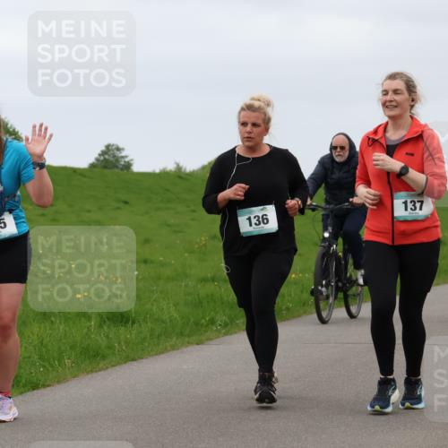 04.05.2025 - 8. Wedeler Halbmarathon Lena Gebhardt http://msf.ph/oto/7842416 04.05.2025 12:13:26 Laufen 385, 136, 137 meine-sportfotos.de