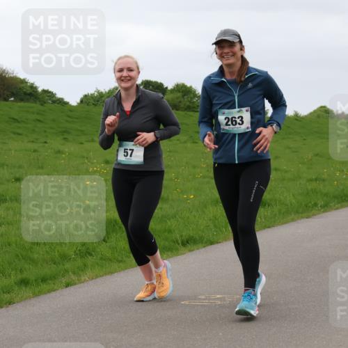 04.05.2025 - 8. Wedeler Halbmarathon Lena Gebhardt http://msf.ph/oto/7842435 04.05.2025 12:14:00 Laufen 57, 263 meine-sportfotos.de