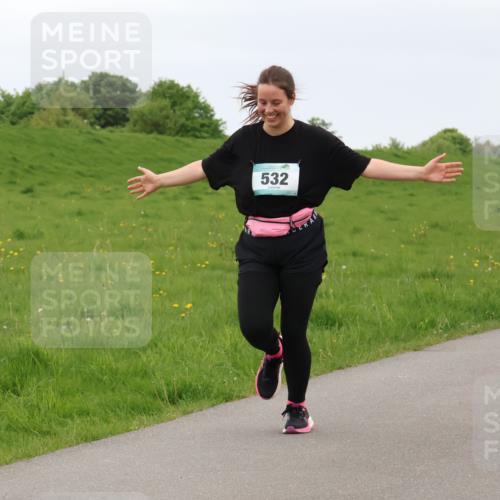 04.05.2025 - 8. Wedeler Halbmarathon Lena Gebhardt http://msf.ph/oto/7842443 04.05.2025 12:14:23 Laufen 532 meine-sportfotos.de