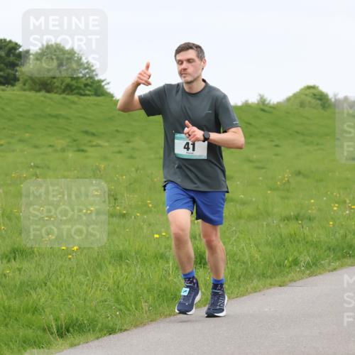 04.05.2025 - 8. Wedeler Halbmarathon Lena Gebhardt http://msf.ph/oto/7842444 04.05.2025 12:15:19 Laufen 41 meine-sportfotos.de