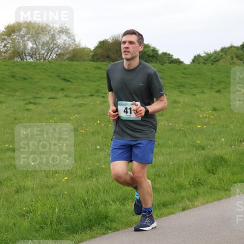 04.05.2025 - 8. Wedeler Halbmarathon Lena Gebhardt http://msf.ph/oto/7842450 04.05.2025 12:15:21 Laufen 41 meine-sportfotos.de
