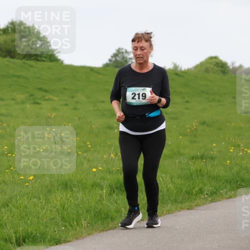 04.05.2025 - 8. Wedeler Halbmarathon Lena Gebhardt http://msf.ph/oto/7842454 04.05.2025 12:15:40 Laufen 219 meine-sportfotos.de