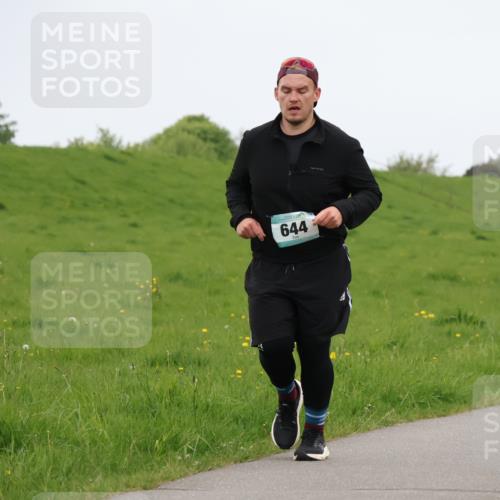 04.05.2025 - 8. Wedeler Halbmarathon Lena Gebhardt http://msf.ph/oto/7842462 04.05.2025 12:17:17 Laufen 644 meine-sportfotos.de