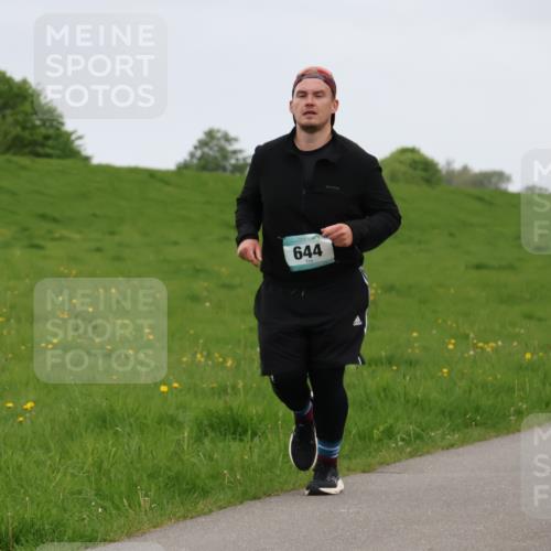 04.05.2025 - 8. Wedeler Halbmarathon Lena Gebhardt http://msf.ph/oto/7842463 04.05.2025 12:17:18 Laufen 644 meine-sportfotos.de