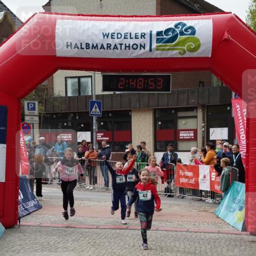 04.05.2025 - 8. Wedeler Halbmarathon Felixshl http://msf.ph/oto/7842468 04.05.2025 12:48:51 Ziel 42, 43, 857, 905, 1061, 1069, 1107, 1172 meine-sportfotos.de
