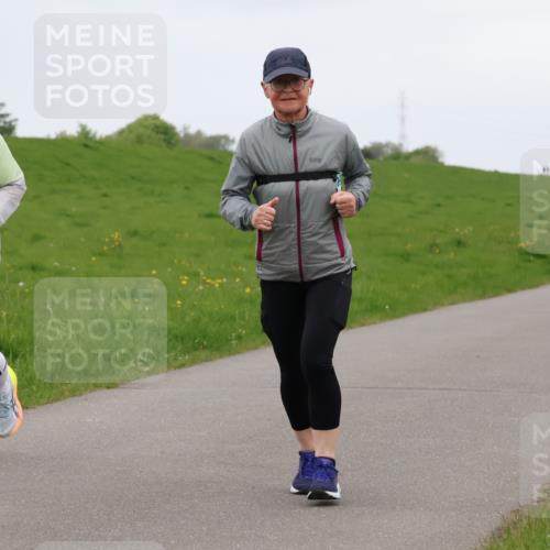 04.05.2025 - 8. Wedeler Halbmarathon Lena Gebhardt http://msf.ph/oto/7842469 04.05.2025 12:17:31 Laufen  meine-sportfotos.de