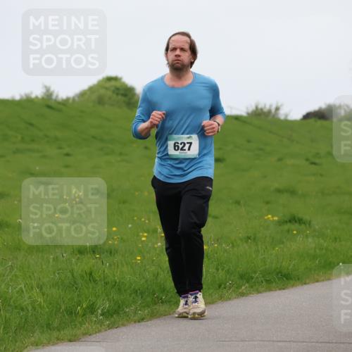 04.05.2025 - 8. Wedeler Halbmarathon Lena Gebhardt http://msf.ph/oto/7842480 04.05.2025 12:17:48 Laufen 627 meine-sportfotos.de