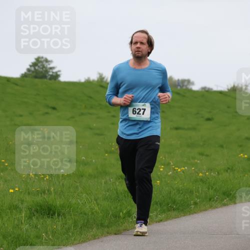 04.05.2025 - 8. Wedeler Halbmarathon Lena Gebhardt http://msf.ph/oto/7842482 04.05.2025 12:17:49 Laufen 627 meine-sportfotos.de
