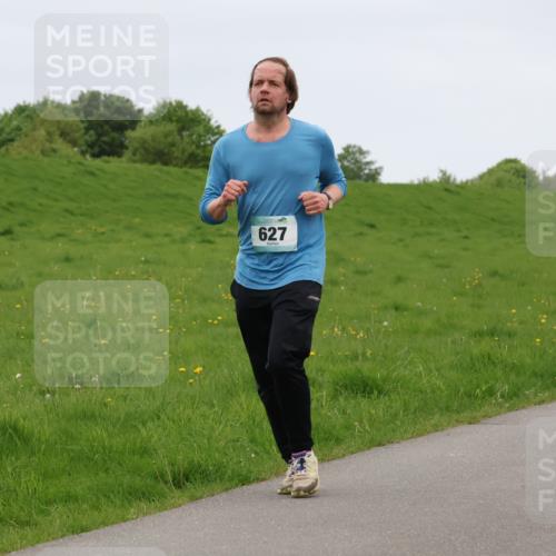 04.05.2025 - 8. Wedeler Halbmarathon Lena Gebhardt http://msf.ph/oto/7842484 04.05.2025 12:17:51 Laufen 627 meine-sportfotos.de