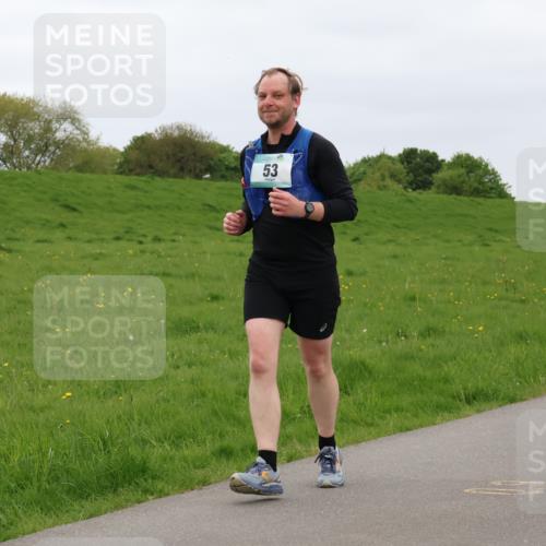 04.05.2025 - 8. Wedeler Halbmarathon Lena Gebhardt http://msf.ph/oto/7842486 04.05.2025 12:18:20 Laufen 53 meine-sportfotos.de