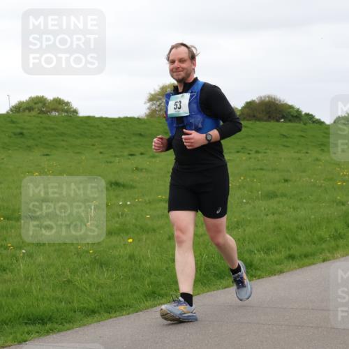 04.05.2025 - 8. Wedeler Halbmarathon Lena Gebhardt http://msf.ph/oto/7842491 04.05.2025 12:18:20 Laufen 53 meine-sportfotos.de