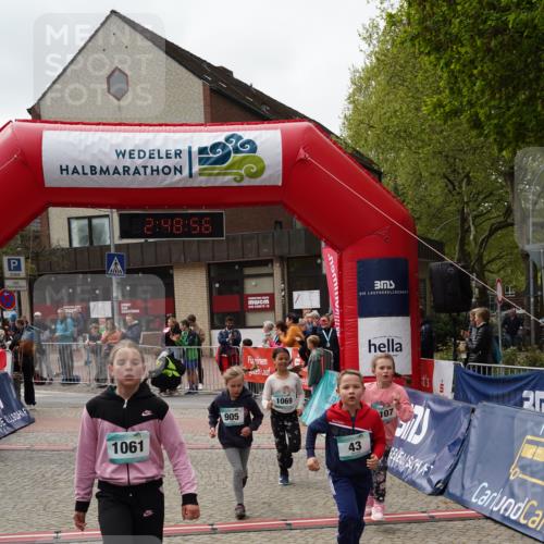 04.05.2025 - 8. Wedeler Halbmarathon Felixshl http://msf.ph/oto/7842506 04.05.2025 12:48:53 Ziel 42, 43, 857, 905, 1061, 1069, 1107 meine-sportfotos.de