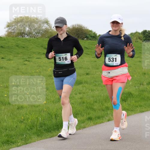 04.05.2025 - 8. Wedeler Halbmarathon Lena Gebhardt http://msf.ph/oto/7842508 04.05.2025 12:19:39 Laufen 516, 62, 531, 63 meine-sportfotos.de