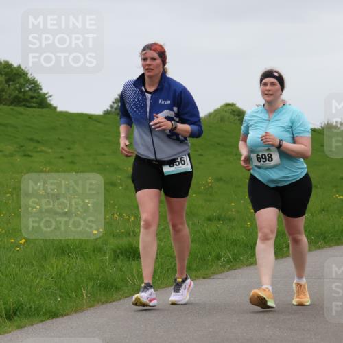 04.05.2025 - 8. Wedeler Halbmarathon Lena Gebhardt http://msf.ph/oto/7842510 04.05.2025 12:19:45 Laufen 56, 698 meine-sportfotos.de