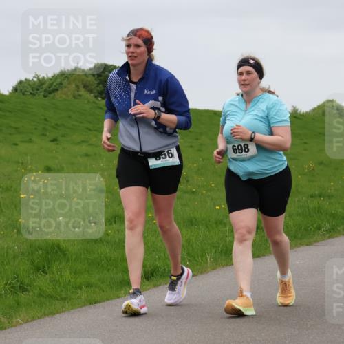 04.05.2025 - 8. Wedeler Halbmarathon Lena Gebhardt http://msf.ph/oto/7842516 04.05.2025 12:19:47 Laufen 56, 698 meine-sportfotos.de