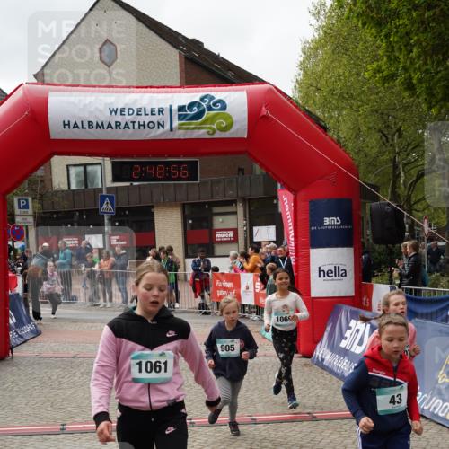 04.05.2025 - 8. Wedeler Halbmarathon Felixshl http://msf.ph/oto/7842518 04.05.2025 12:48:54 Ziel 42, 43, 857, 905, 956, 1061, 1069, 1107 meine-sportfotos.de
