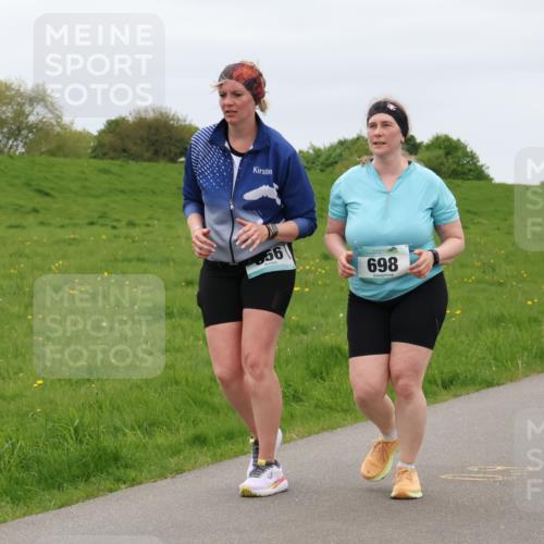 04.05.2025 - 8. Wedeler Halbmarathon Lena Gebhardt http://msf.ph/oto/7842520 04.05.2025 12:19:48 Laufen 56, 698 meine-sportfotos.de