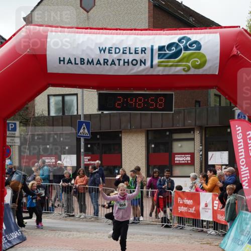 04.05.2025 - 8. Wedeler Halbmarathon Felixshl http://msf.ph/oto/7842525 04.05.2025 12:48:56 Ziel 42, 43, 544, 905, 956, 1061, 1069, 1107 meine-sportfotos.de