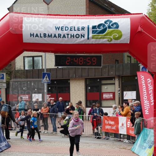 04.05.2025 - 8. Wedeler Halbmarathon Felixshl http://msf.ph/oto/7842537 04.05.2025 12:48:57 Ziel 15, 43, 544, 905, 907, 956, 1061, 1069, 1107 meine-sportfotos.de