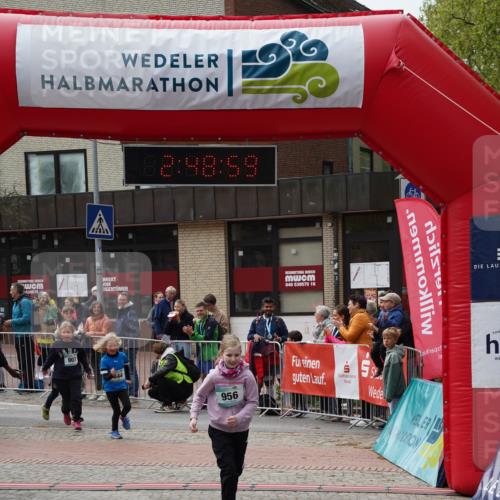 04.05.2025 - 8. Wedeler Halbmarathon Felixshl http://msf.ph/oto/7842547 04.05.2025 12:48:57 Ziel 15, 43, 544, 905, 907, 956, 1061, 1069, 1107 meine-sportfotos.de