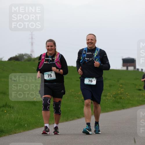 04.05.2025 - 8. Wedeler Halbmarathon Lena Gebhardt http://msf.ph/oto/7842550 04.05.2025 12:22:17 Laufen 75, 76 meine-sportfotos.de