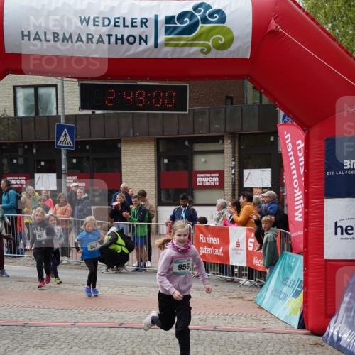 04.05.2025 - 8. Wedeler Halbmarathon Felixshl http://msf.ph/oto/7842555 04.05.2025 12:48:57 Ziel 15, 43, 544, 905, 907, 956, 1061, 1069, 1107 meine-sportfotos.de
