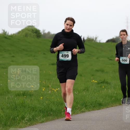 04.05.2025 - 8. Wedeler Halbmarathon Lena Gebhardt http://msf.ph/oto/7842565 04.05.2025 12:23:38 Laufen 499, 500 meine-sportfotos.de