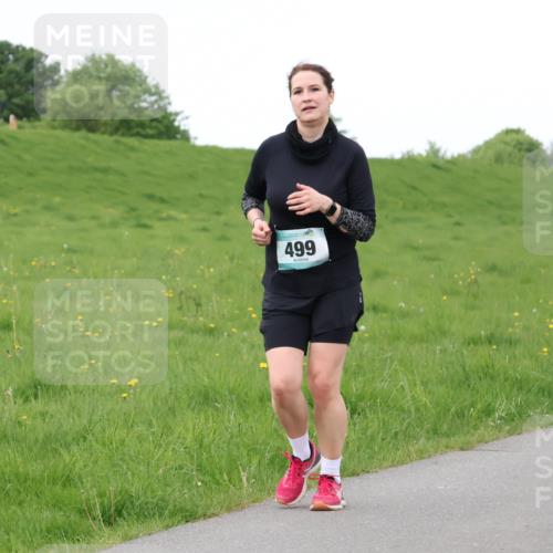 04.05.2025 - 8. Wedeler Halbmarathon Lena Gebhardt http://msf.ph/oto/7842569 04.05.2025 12:23:41 Laufen 499, 500 meine-sportfotos.de
